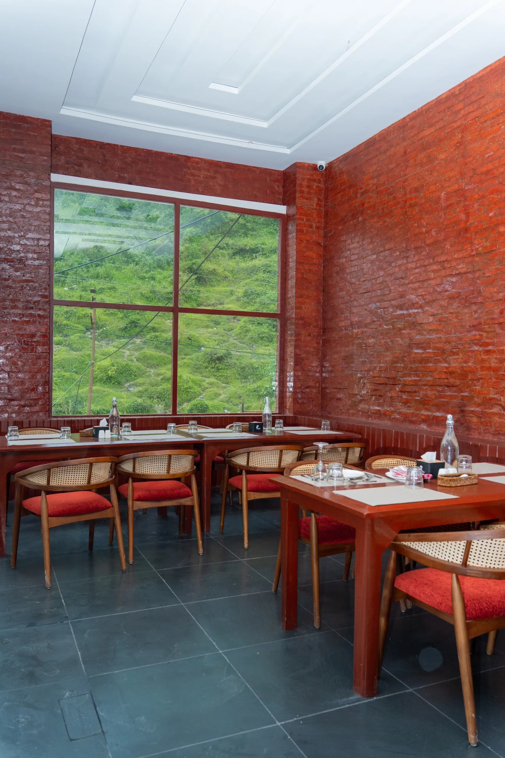 Restaurant — photo 1
